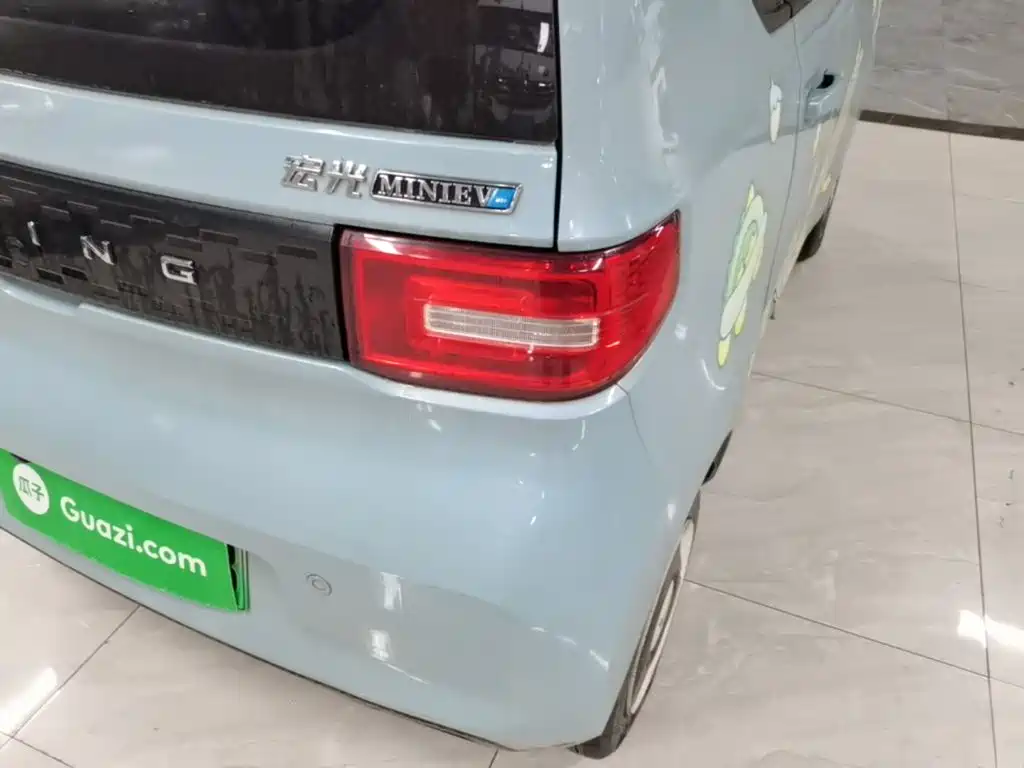 Wuling MINIEV — миниатюра 8
