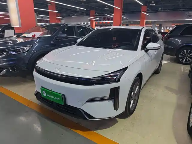 2025 Geely Galaxy L6
