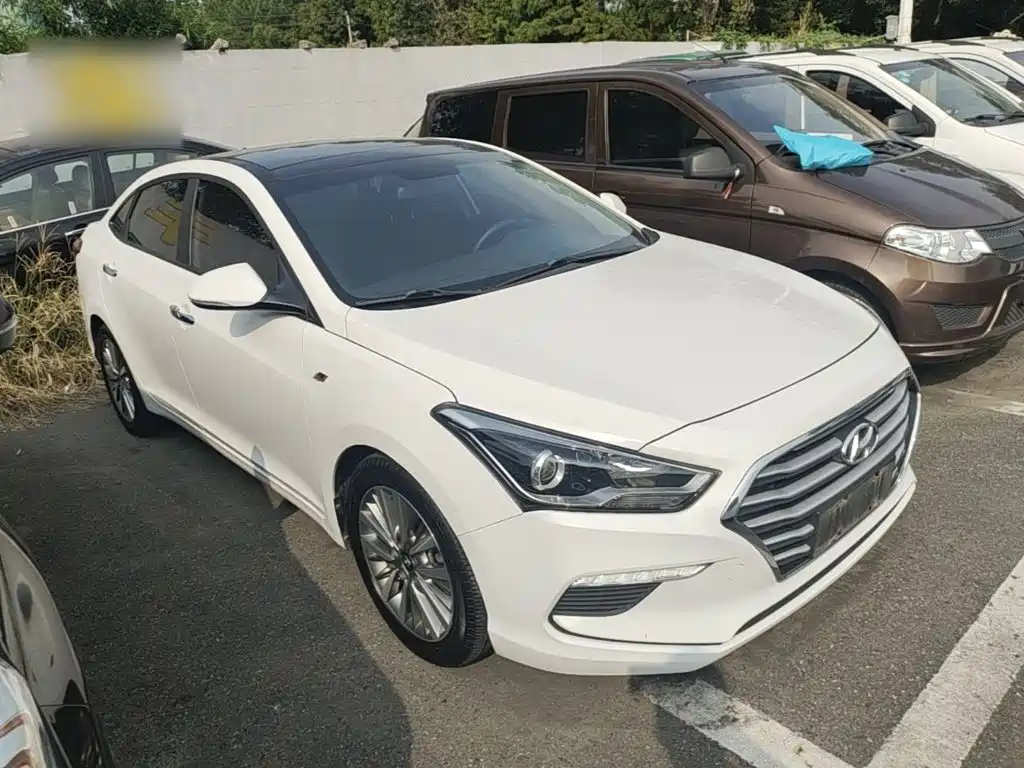 Hyundai Mistra — миниатюра 4