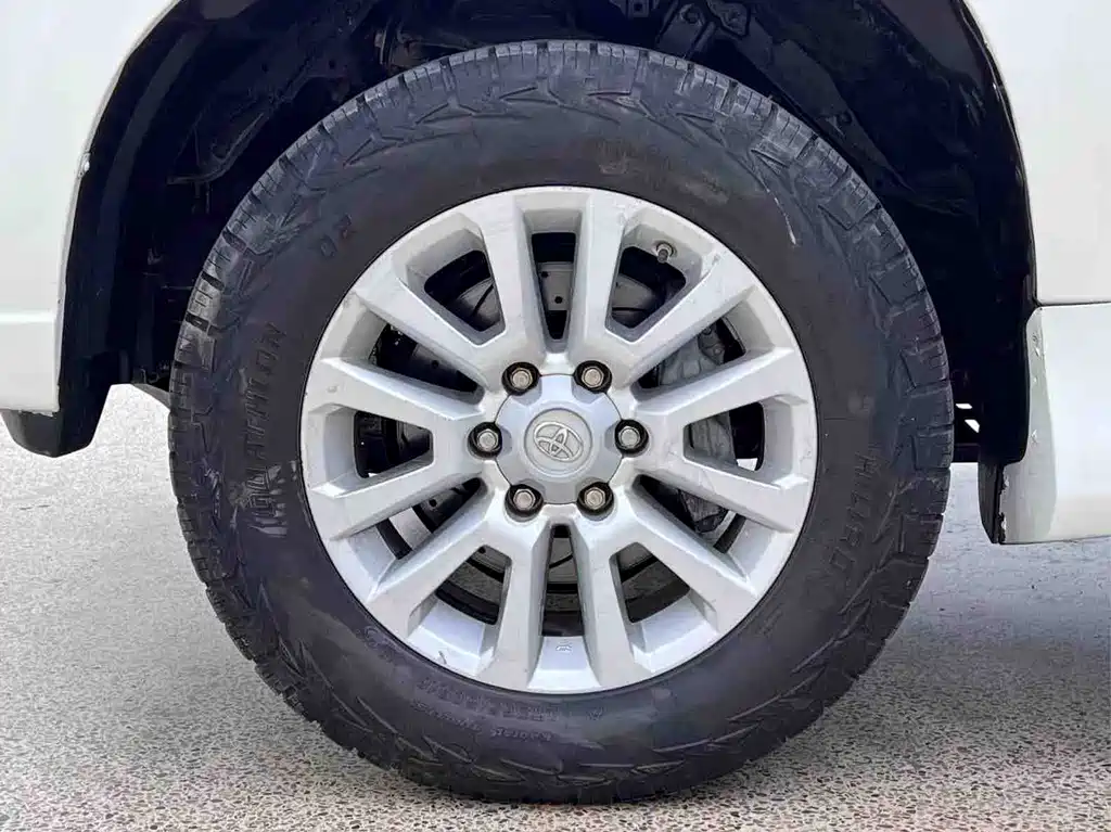 Toyota Prado (Import) — миниатюра 5