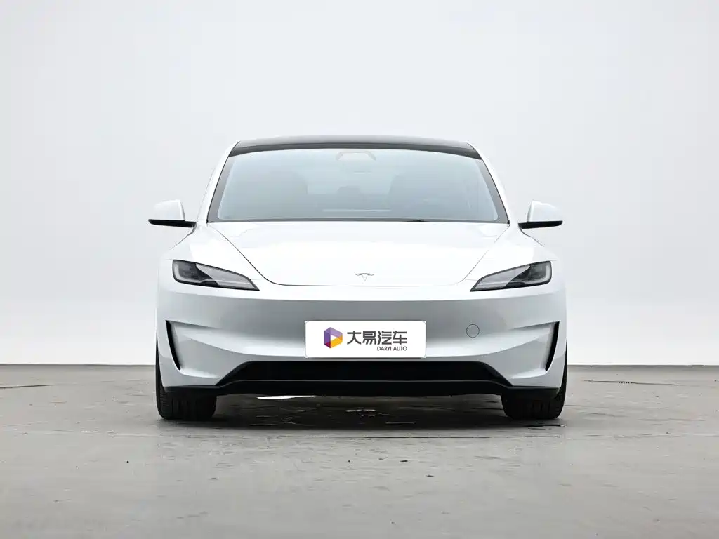 Tesla Model 3 — миниатюра 2