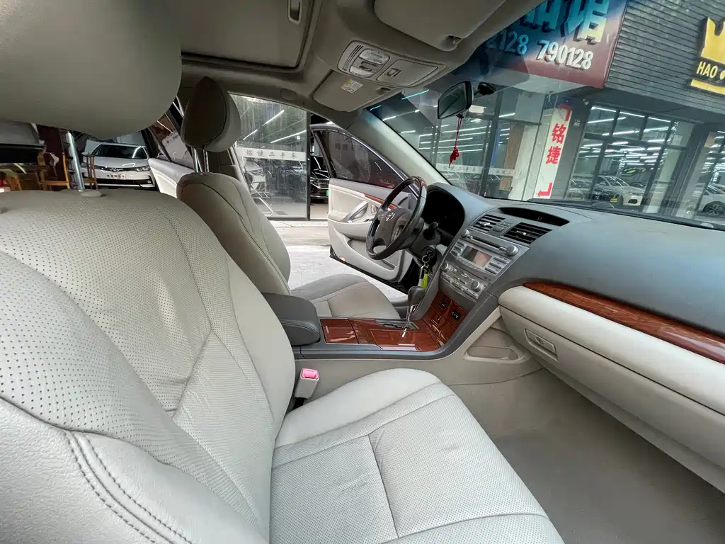Toyota Camry 2013 200G Luxury