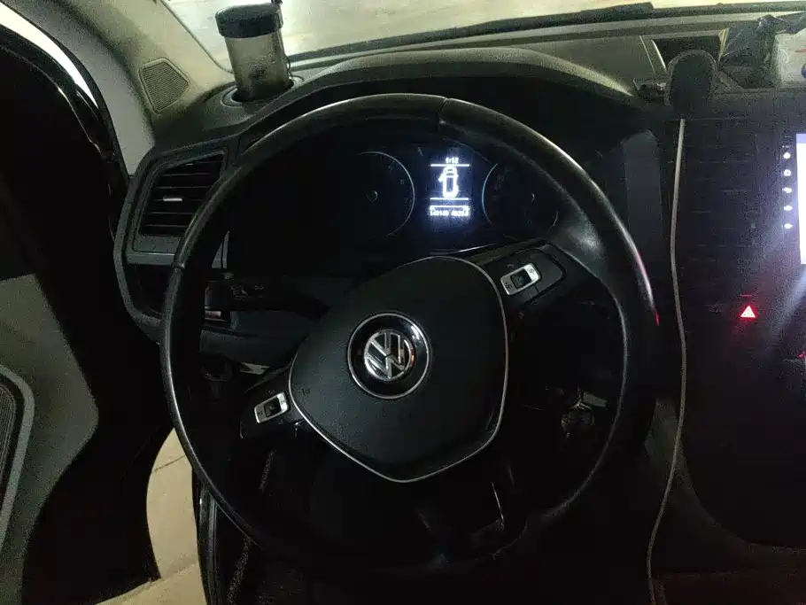Volkswagen Caravelle — миниатюра 15