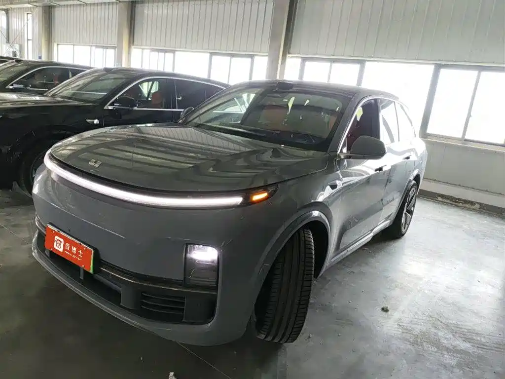 Li Auto Li L8 2025