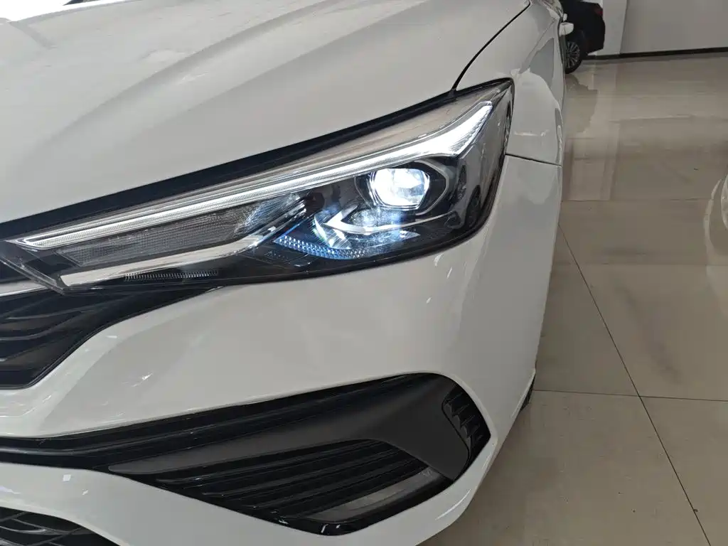Roewe i5 — миниатюра 18