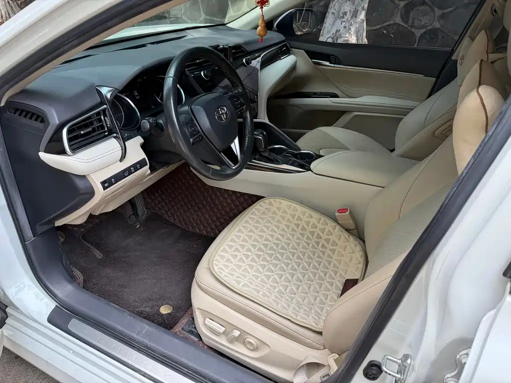 Toyota Camry — миниатюра 7