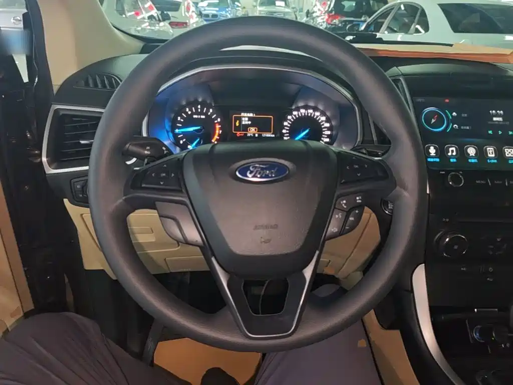 Ford Edge — миниатюра 11