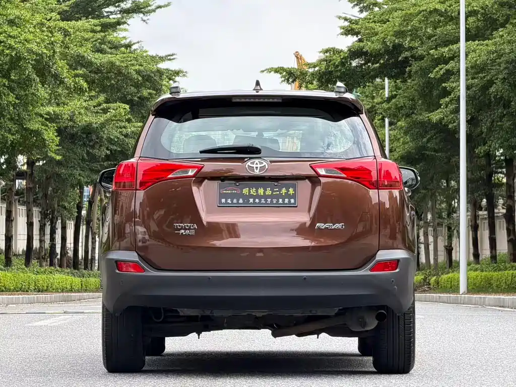 Toyota RAV4 — миниатюра 6