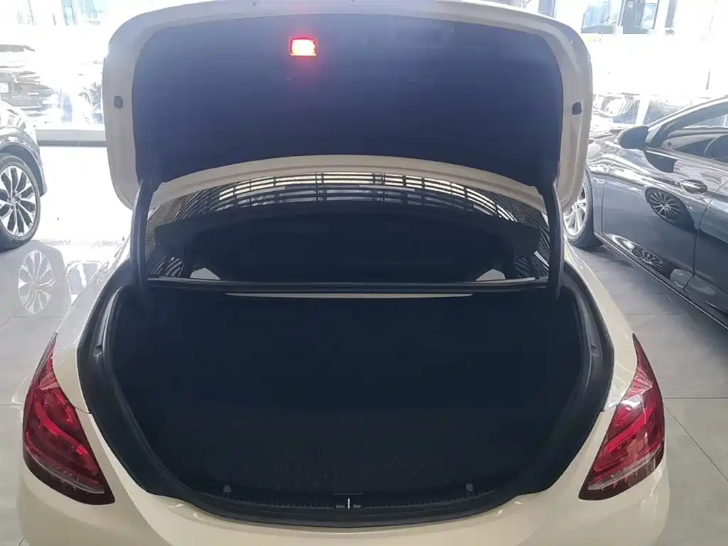 Mercedes-Benz C-Class — миниатюра 19