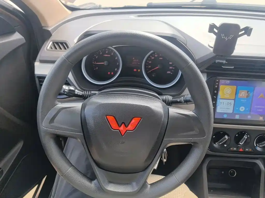 Wuling Hongguang — миниатюра 11