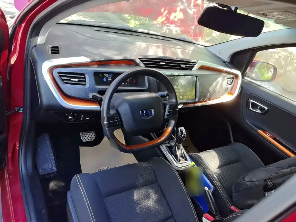 Geely Vision X1 — миниатюра 10