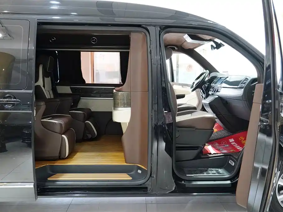 Volkswagen Caravelle 2019 2.0TSI Luxury 7 мест