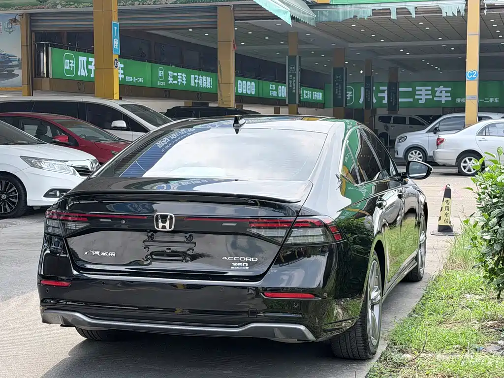 Honda Accord — миниатюра 11