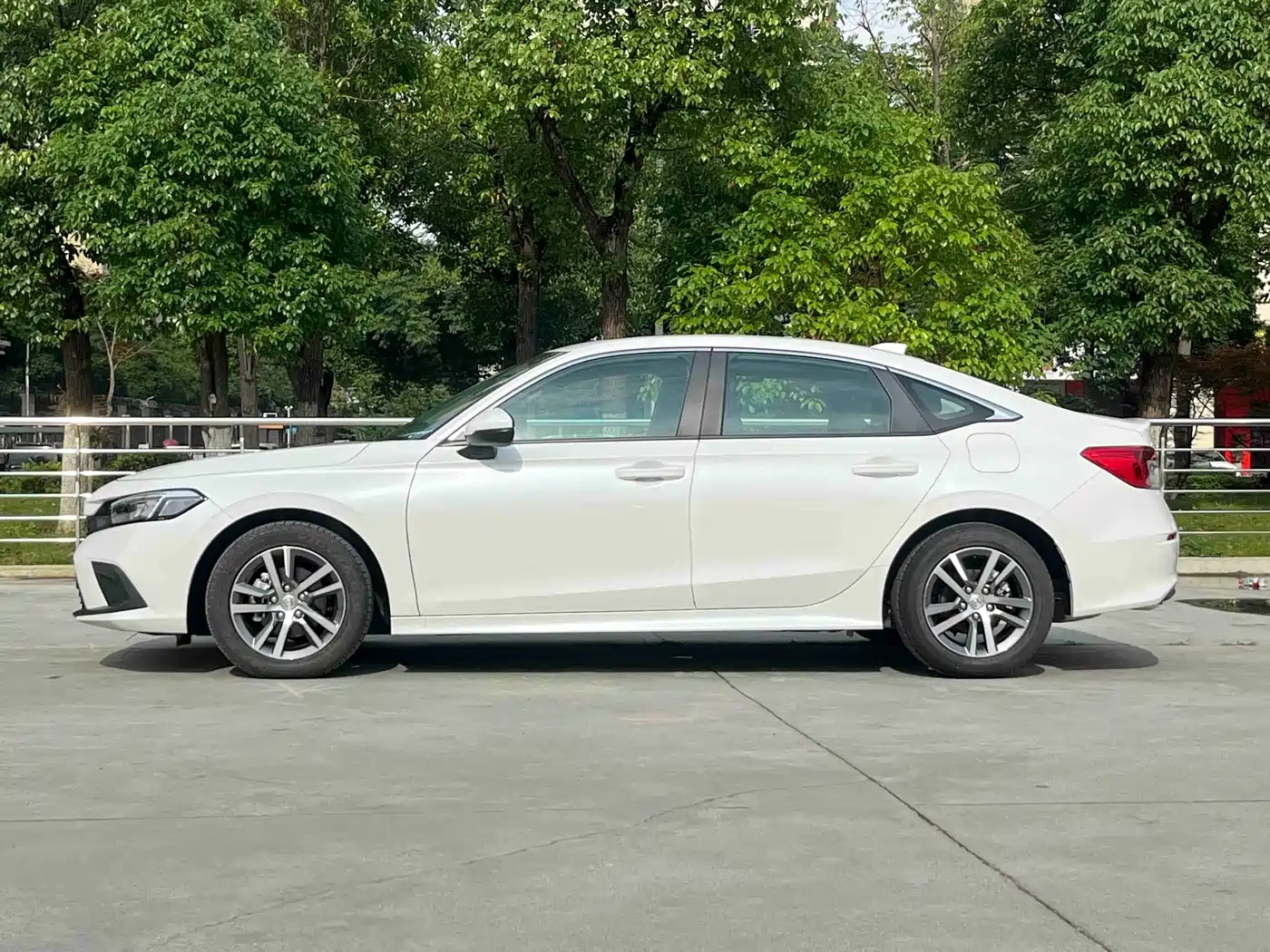 Honda Civic id 4659689 из Китая 8
