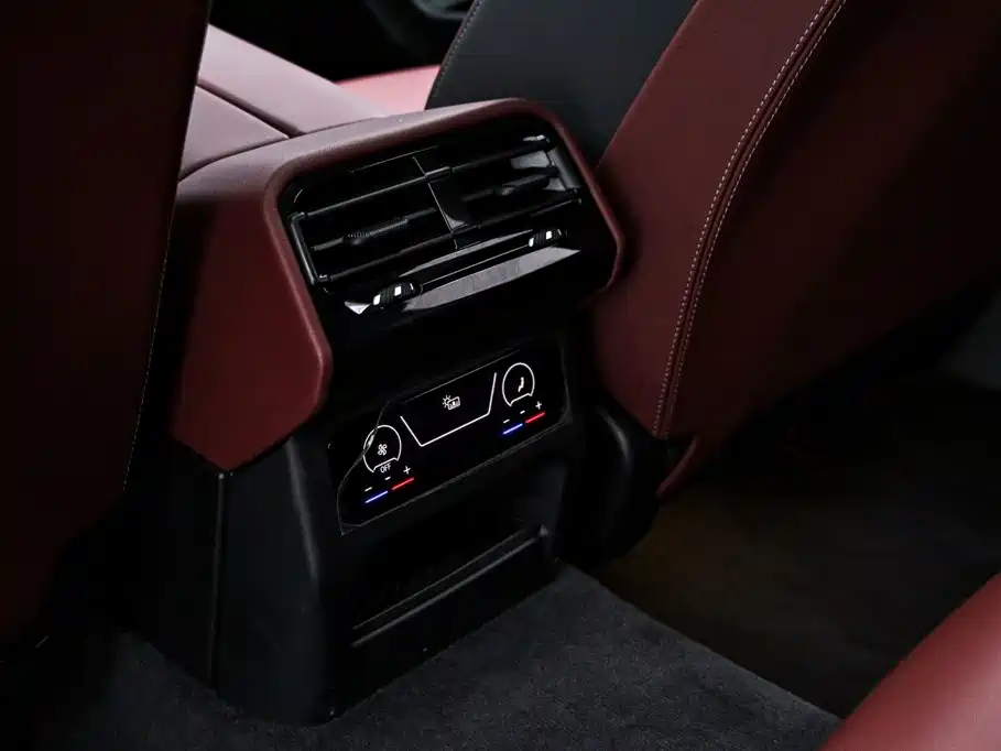 BMW 5 Series — миниатюра 17