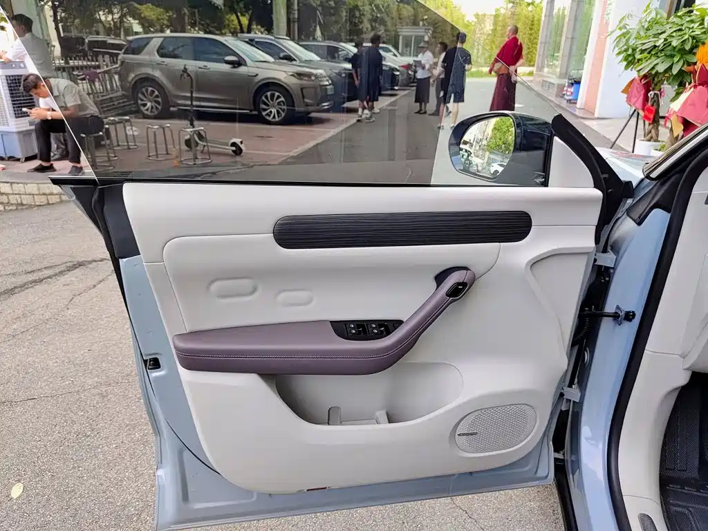 Leapmotor Leapmotor C11 — миниатюра 6