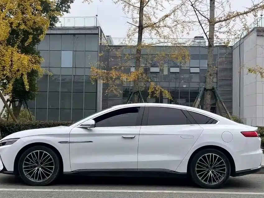 BYD Han — миниатюра 3