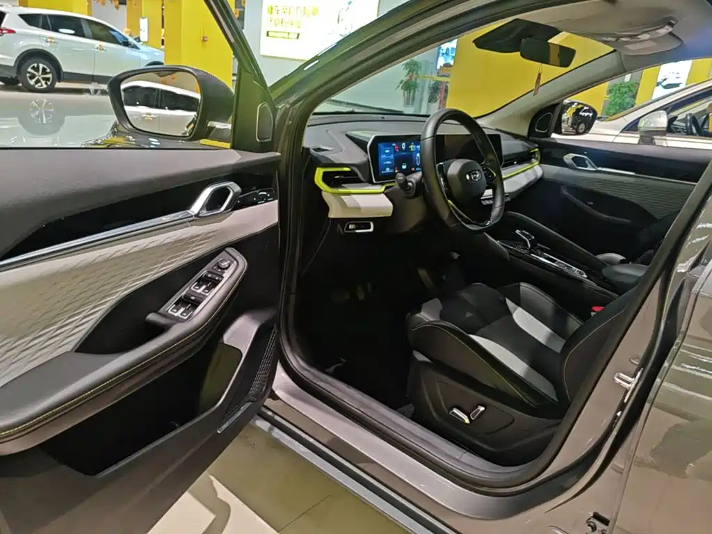 Geely Binyue — миниатюра 16