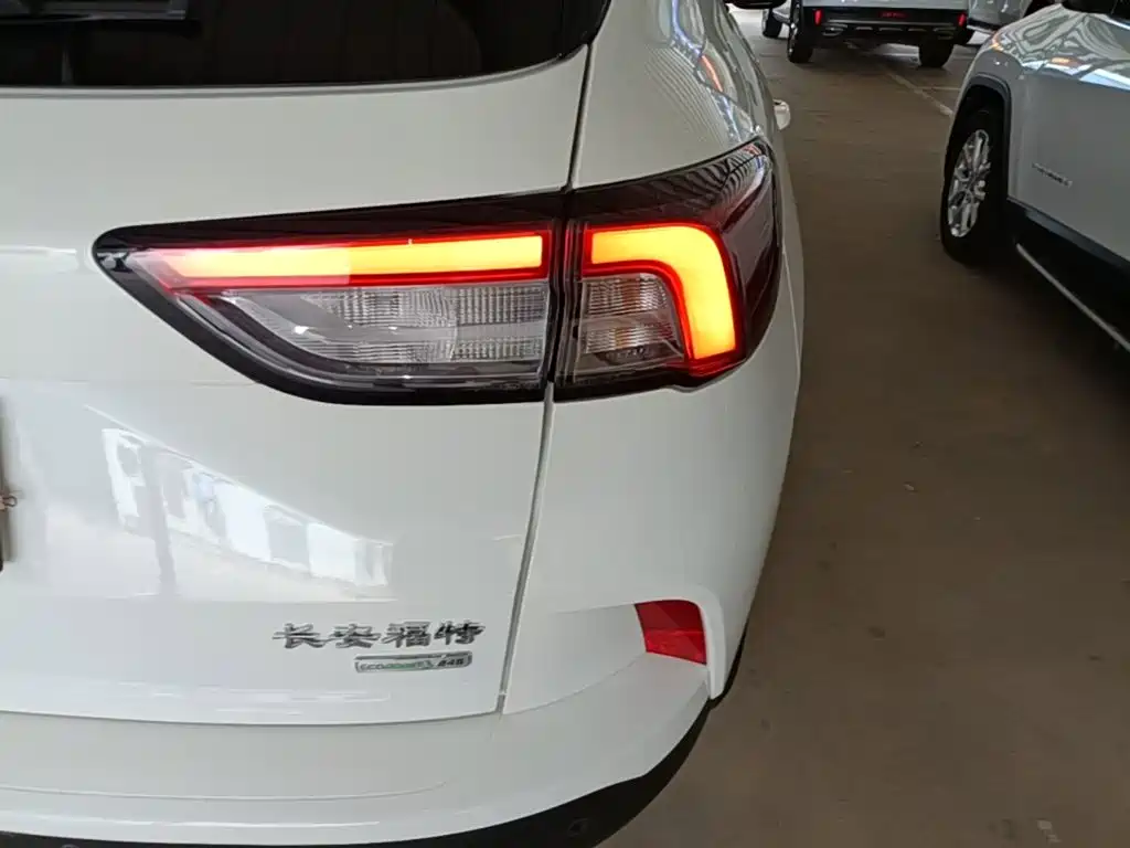 Ford Escape — миниатюра 8