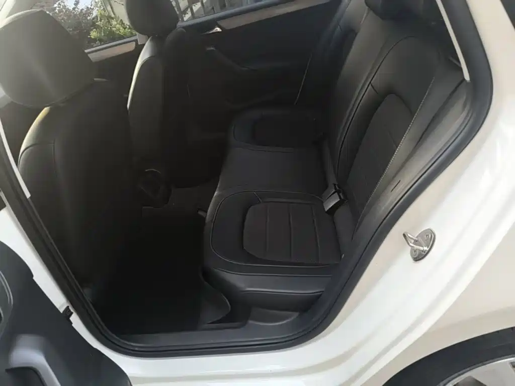 Skoda Rapid Spaceback — миниатюра 17