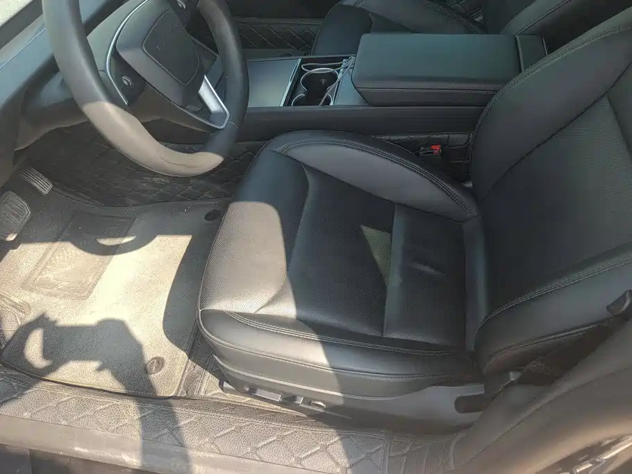 Tesla Model 3 — миниатюра 9