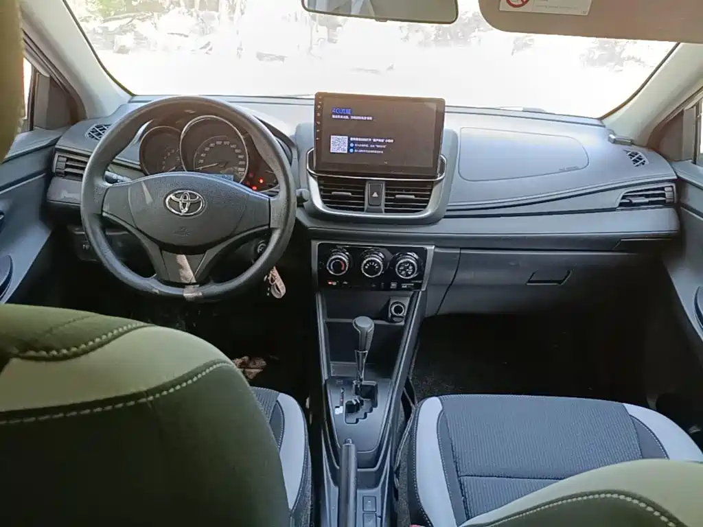 Toyota Yaris L — миниатюра 10