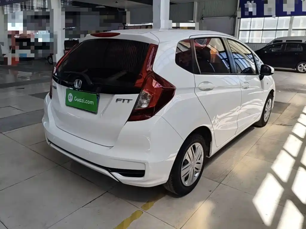 Honda Fit — миниатюра 7