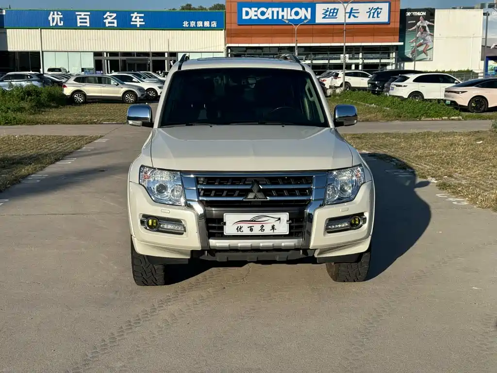 Mitsubishi Pajero (Import) — миниатюра 2