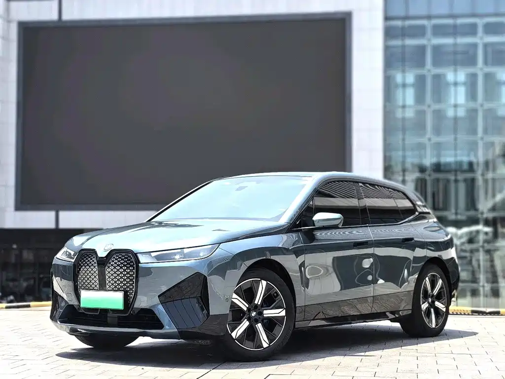 BMW iX