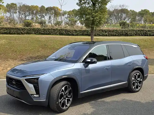 NIO NIO ES8 2021