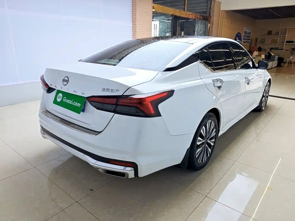 Nissan Teana — миниатюра 7