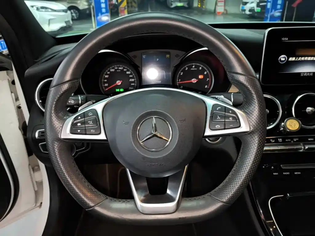 Mercedes-Benz C-Class — миниатюра 11