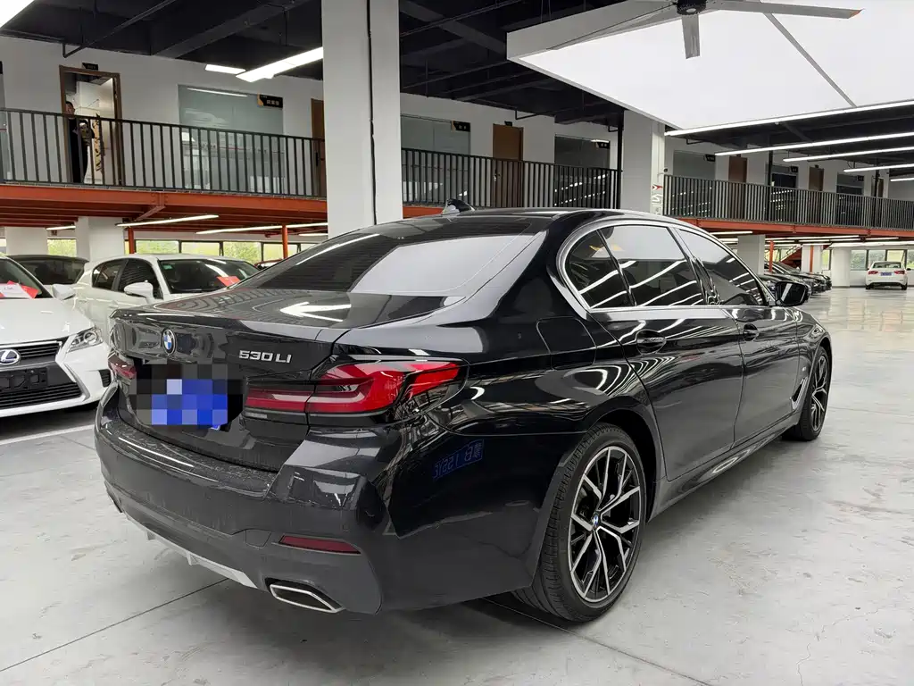 BMW 5 Series — миниатюра 20