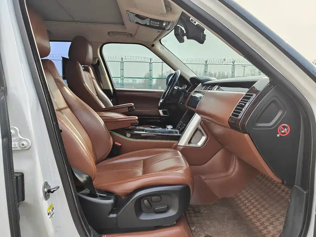 Land Rover Range Rover — миниатюра 11