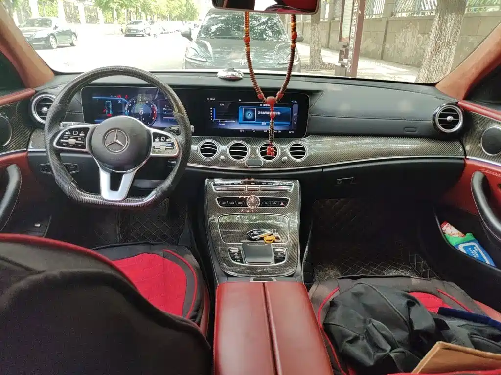 Mercedes-Benz E-Class — миниатюра 10