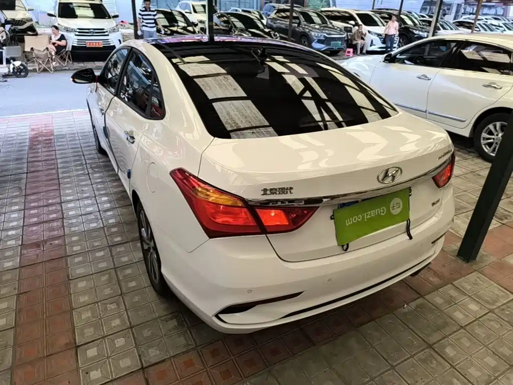 Hyundai Mistra — миниатюра 5