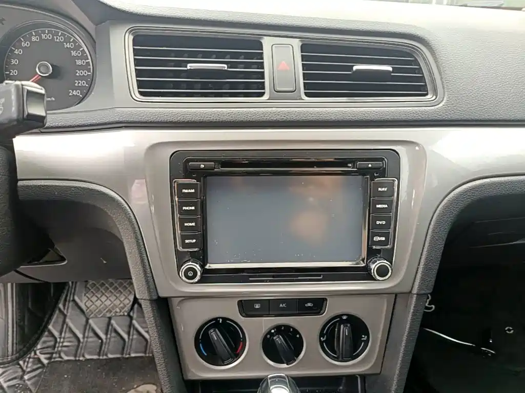 Volkswagen Lavida — миниатюра 13