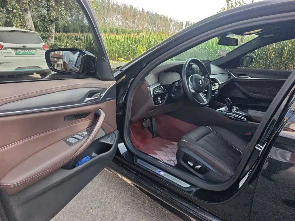 BMW 5 Series — миниатюра 14