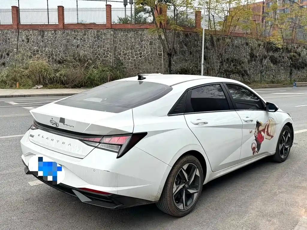Hyundai Elantra — миниатюра 7