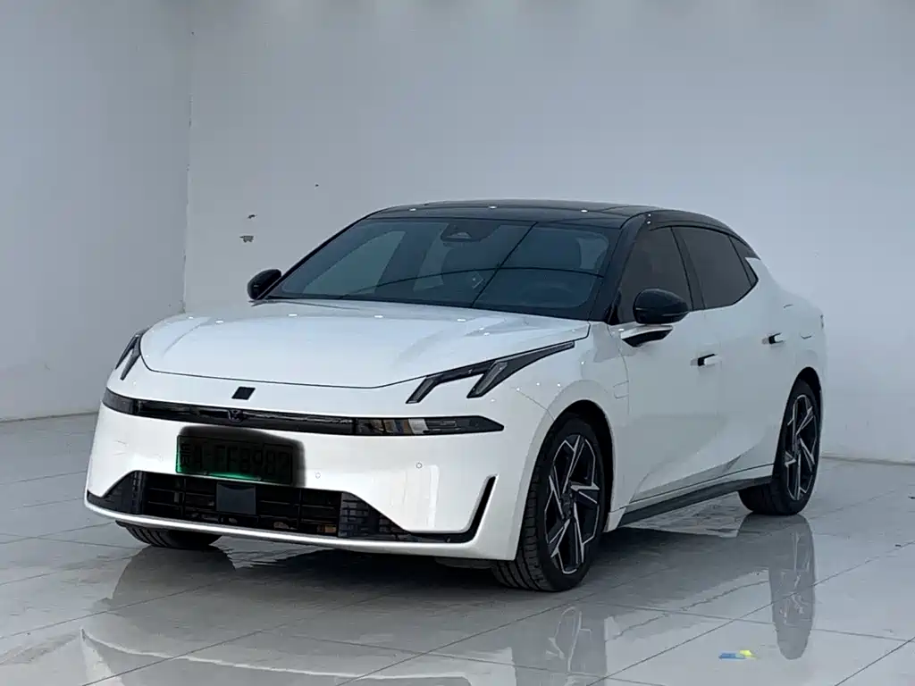 Lynk & Co 07 EM-P