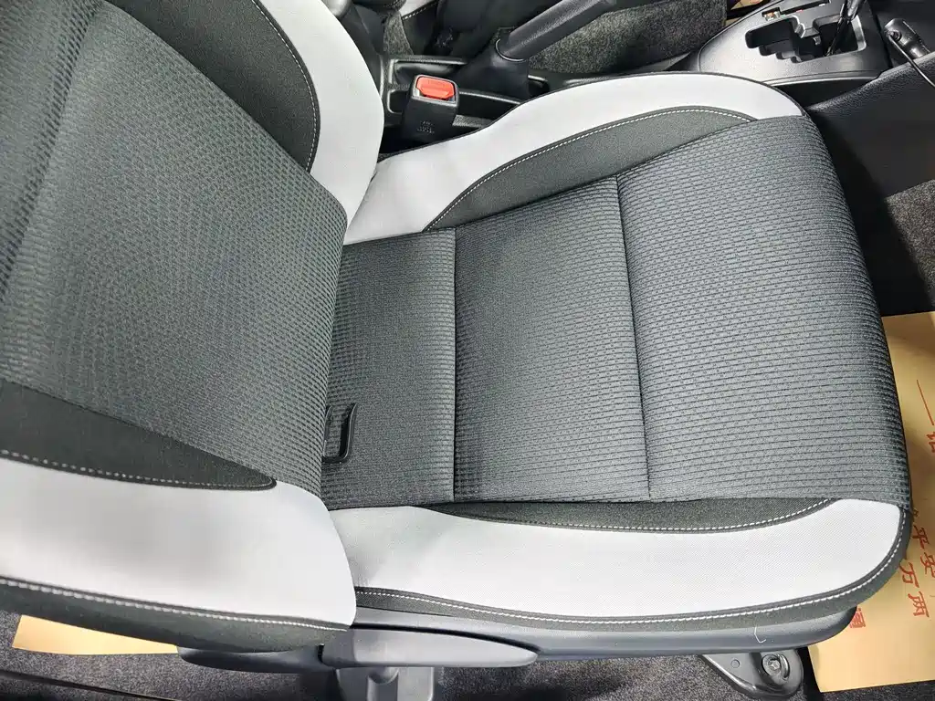 Toyota Yaris L — миниатюра 11