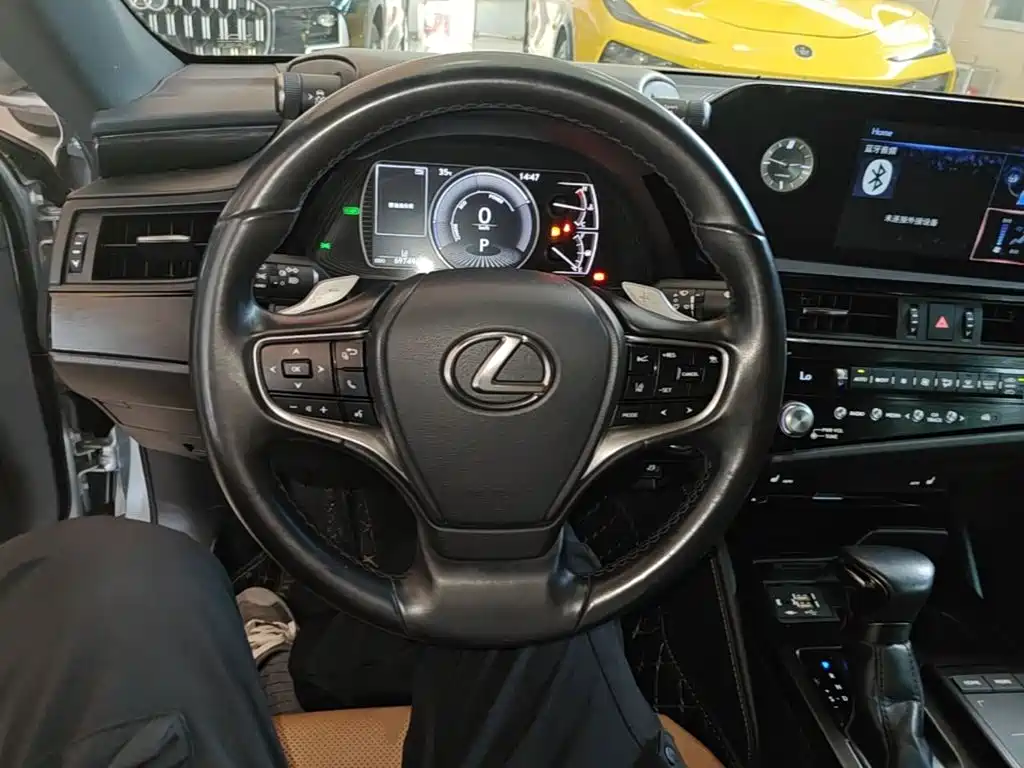 Lexus ES — миниатюра 11