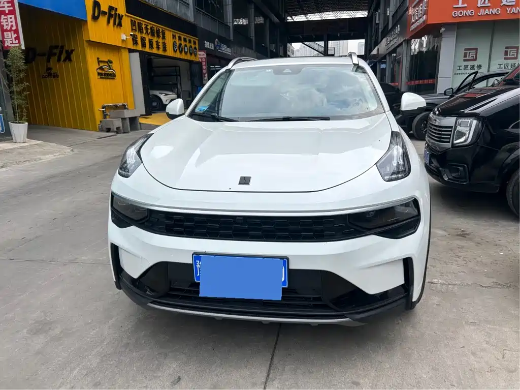 Lynk & Co 01 — миниатюра 2