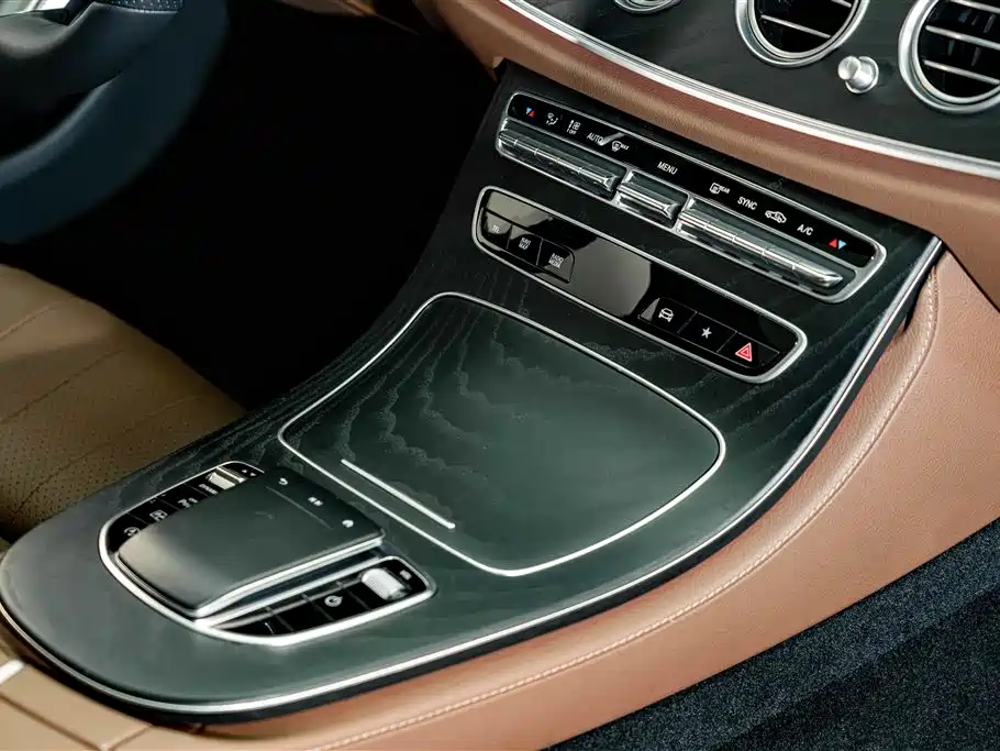 Mercedes-Benz E-Class (Import) — миниатюра 18