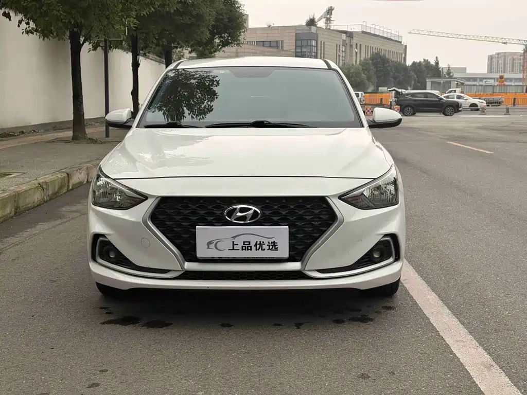 Hyundai Elantra — миниатюра 2