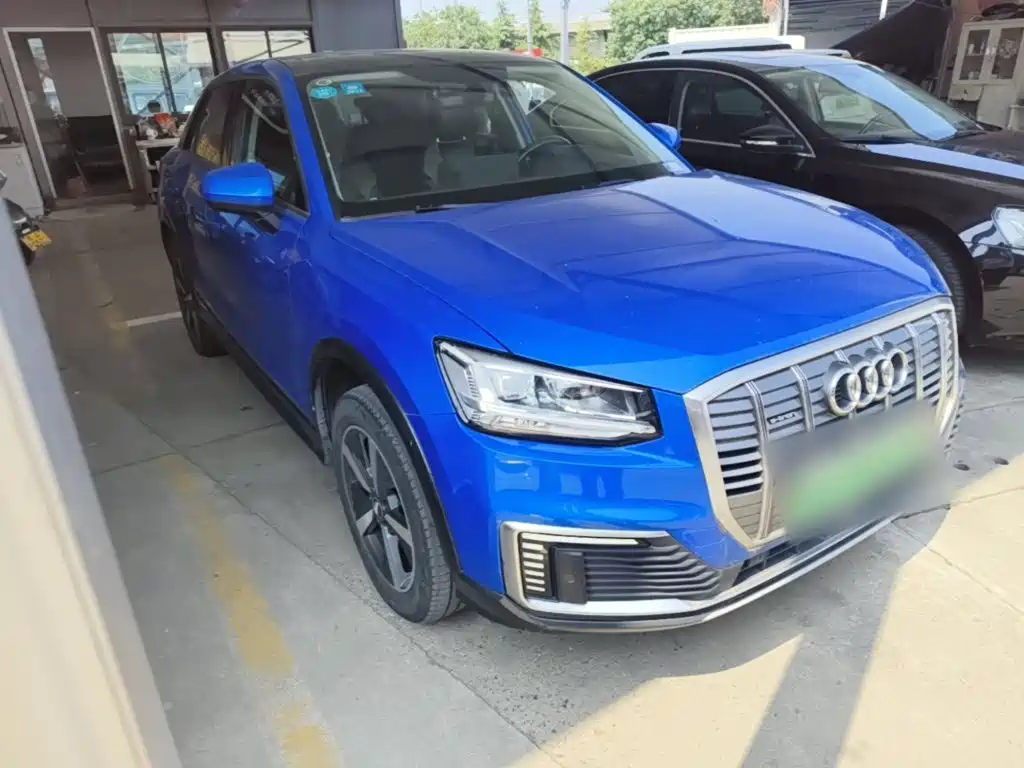 Audi Q2L e-tron — миниатюра 4