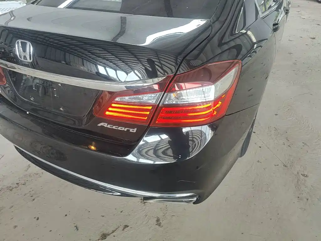 Honda Accord — миниатюра 8