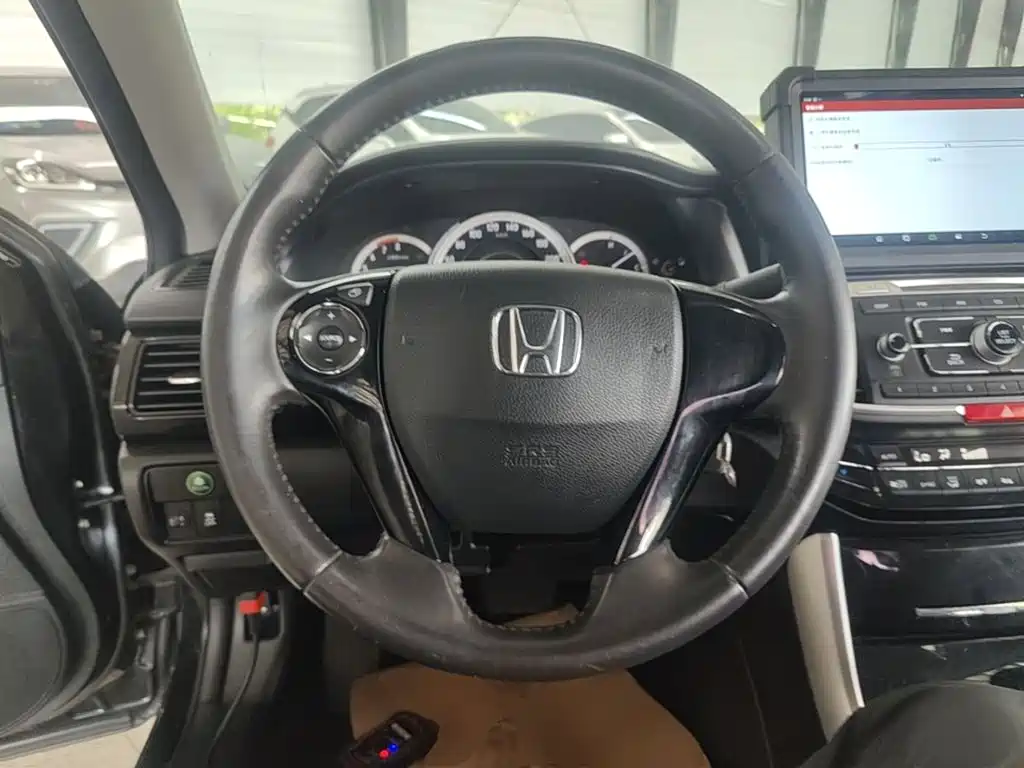 Honda Accord — миниатюра 11