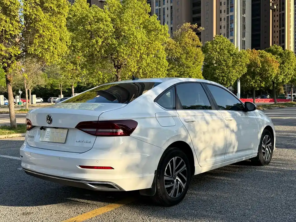 Volkswagen Lavida — миниатюра 8