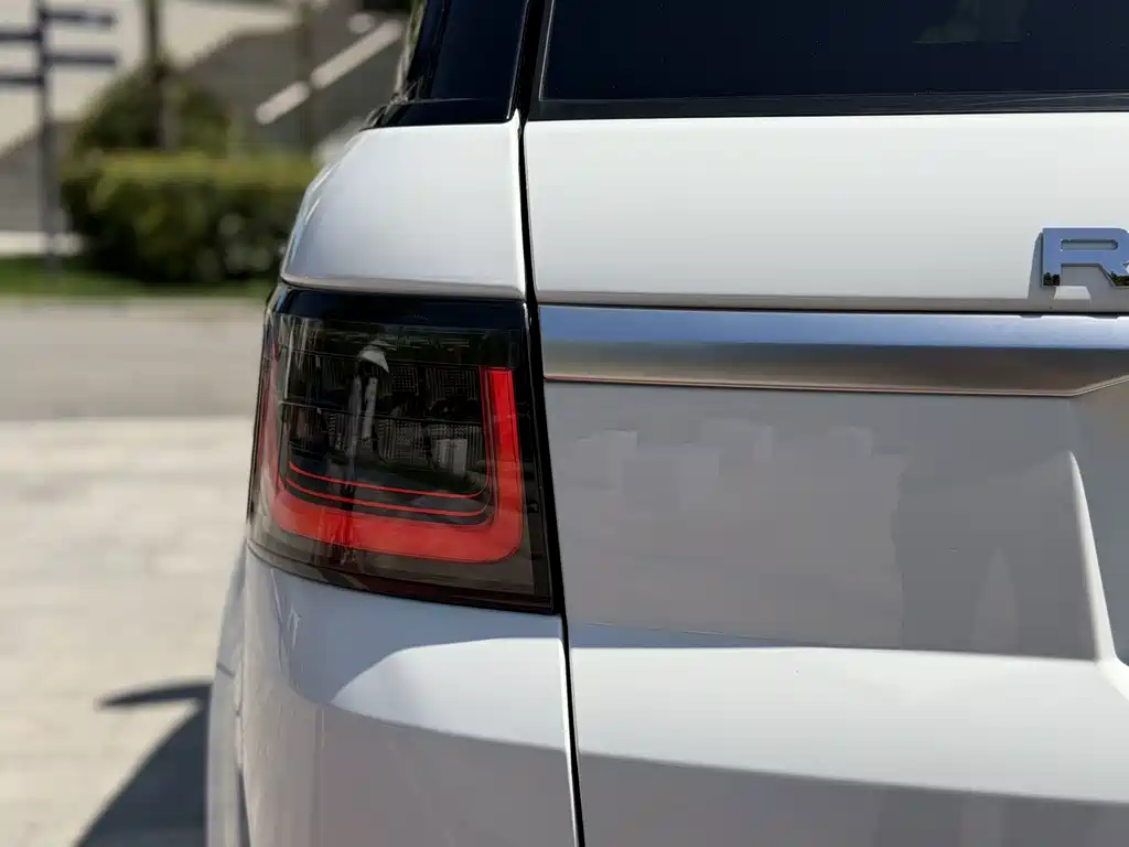Land Rover Sport PHEV — миниатюра 13